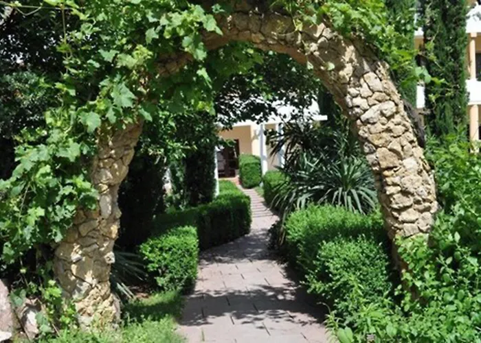 Winzergarten Hotel-restaurant 3*