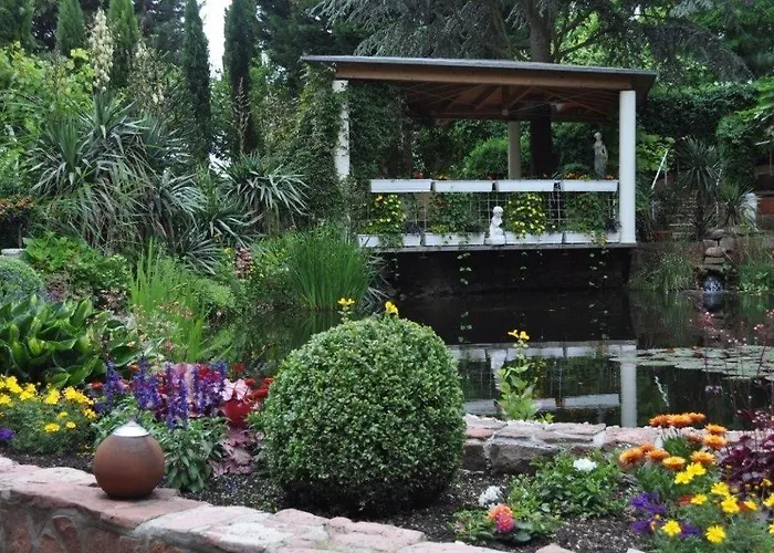 Winzergarten Hotel-restaurant Отель Гроскарлбах